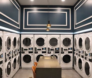 235 Sherbrooke St W, Montréal, QC - Photo 1