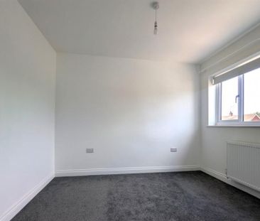 3 Bedroom Terraced To Let - Photo 2