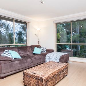 SINGLE STOREY CLOSE TO TEMPLESTOWE VILLAGE! - Photo 2
