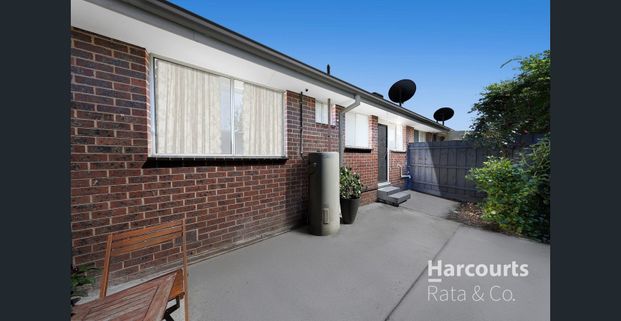 Charming 2-Bedroom Property with Built-in Wardrobes in Lalor - Photo 1