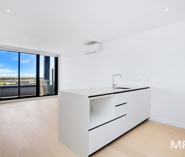 Location, finishes, and ideal space - Photo 3