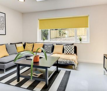 8 bedroom house to rent - Photo 1