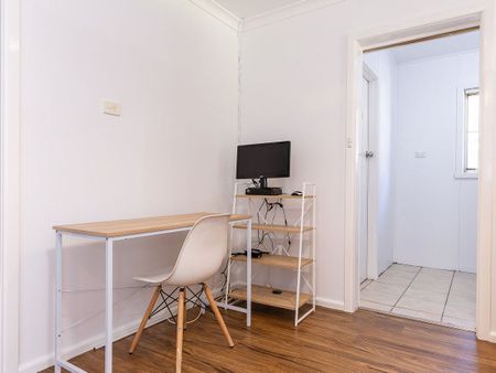 Spacious Family Home - Photo 5