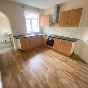 2 bed flat to rent in Canning Street, Benwell, Newcastle upon Tyne, NE4 - Photo 2