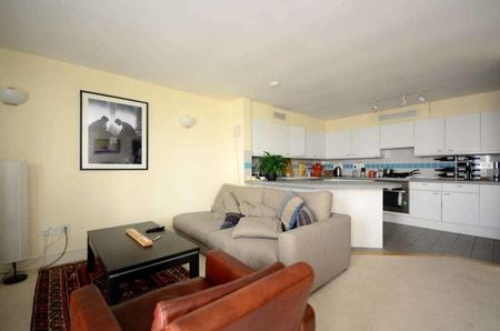 Kensington Gardens Square, Bayswater, W2 - Photo 3