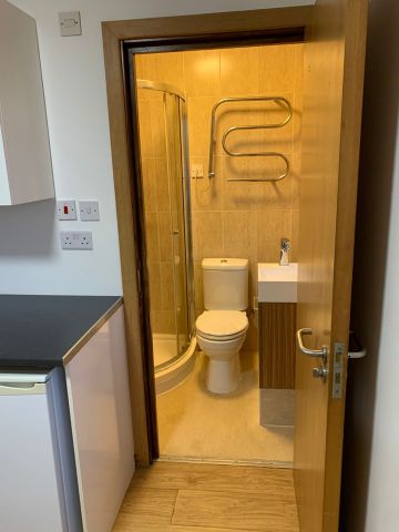 Studio Flat, Hendon Way, NW2 - Photo 3