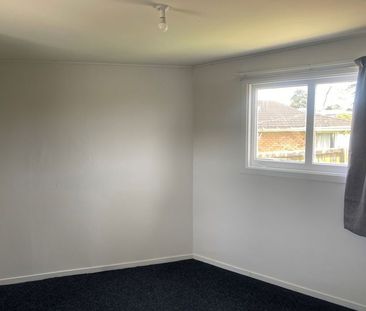 Mangere, Manston - Photo 1