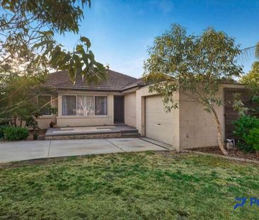 1/13 Armstrong Road, Bayswater, Vic 3153 - Photo 2