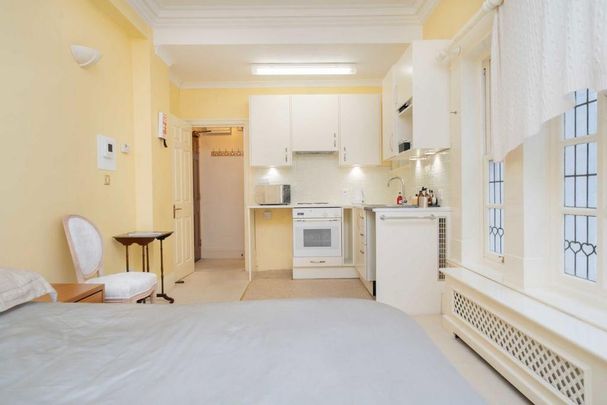 Studio to rent - Photo 1