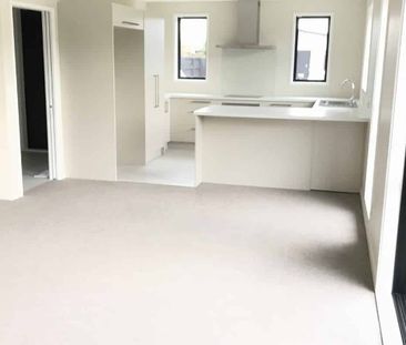 Belfast - 4 Bedroom - Photo 4