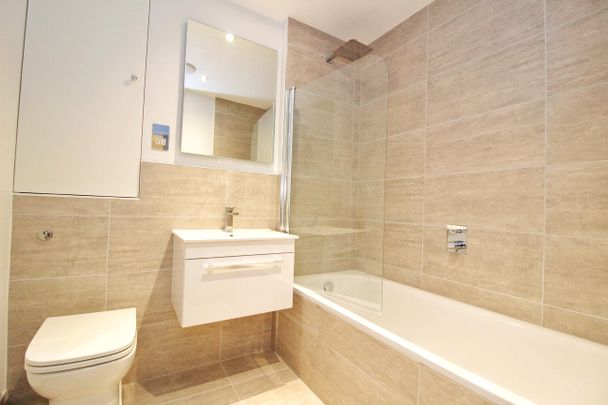 73 High Street, Maidenhead - Photo 1