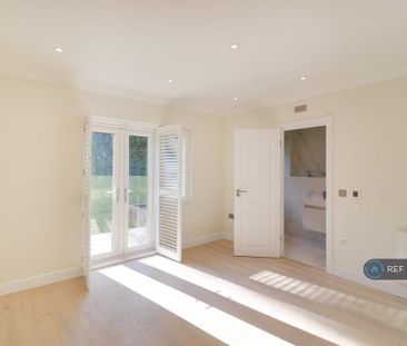 3 bedroom flat to rent - Photo 2