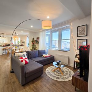 Sherbrooke – Magnifique et spacieux appartement 3 1/2 à louer – Dernier étage – Secteur Lac des Nations - Photo 2