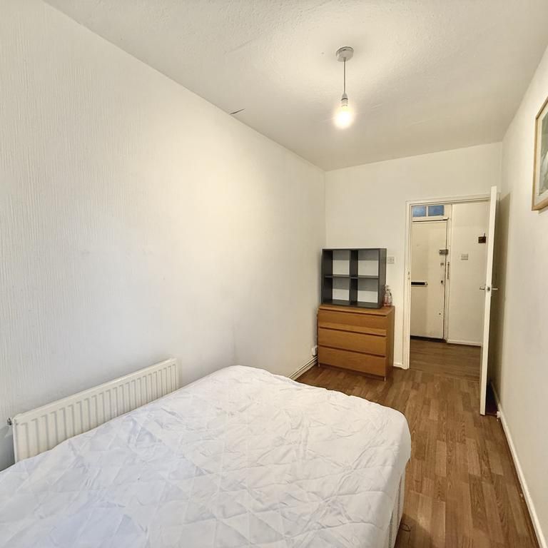 3 bedroom flat to rent - Photo 1