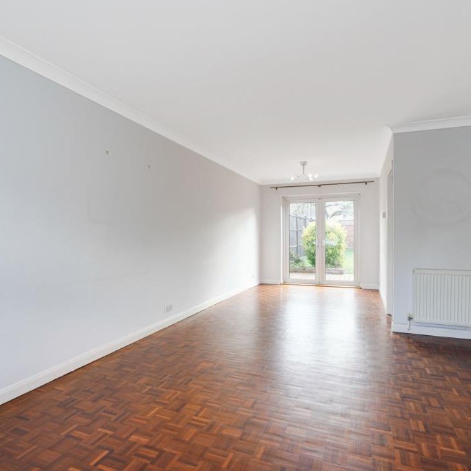 Hanover Walk, Weybridge, Surrey, KT13 - Photo 1