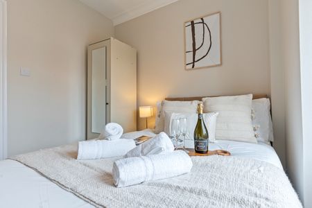 2 Bed Flat, Empire Court, HA9 - Photo 5