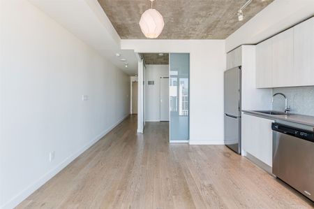 For Lease - 111 Bathurst Street Unit# 1610, Toronto, Ontario - Photo 2