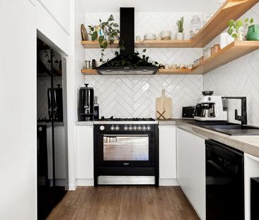 3 Bedroom Home in Sought after Sunshine Cove! - Photo 4