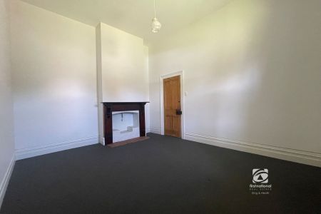 CENTRAL COTTAGE LIVING JUST A WALK TO THE WATER - Photo 2