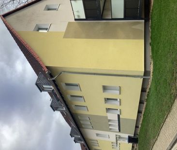 Renovierte 3 Zimmer im Erdgeschoss mit Einbauküche und Balkon - Photo 1