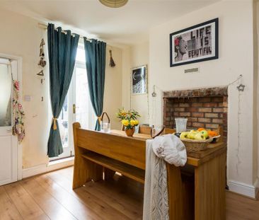 3 bedroom detached house to rent - Photo 4