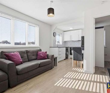 Green Pond Close, London, E17 - Photo 2