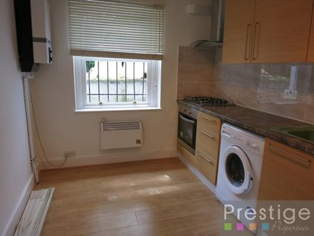 Studio to rent - Photo 3