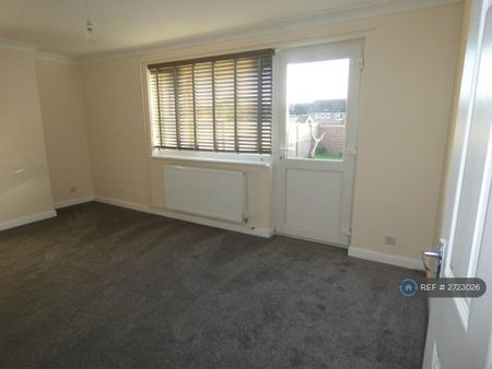 2 bedroom terraced house to rent - Photo 4