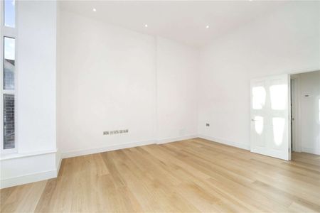 A beautifully finished 2 bedroom apartment in central West Hampstead. - Photo 3