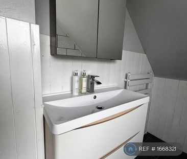 3 bedroom end of terrace house to rent - Photo 6