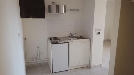 Location Appartement 1 pièce 29m² TOURS 37000 - Photo 2