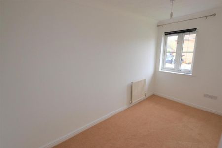 2 bedroom end of terrace house to rent - Photo 5
