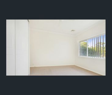 Don't Miss this Gem in Shellharbour Village - Photo 2