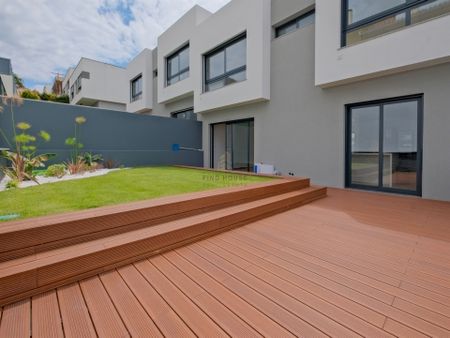 Moradia Geminada T4 - Photo 3