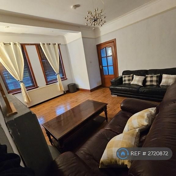3 bedroom end of terrace house to rent - Photo 1