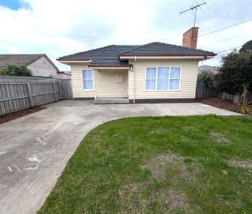 Charming two bedroom home. - Photo 6