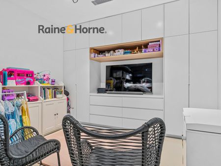 Retreat styled duplex - Photo 5