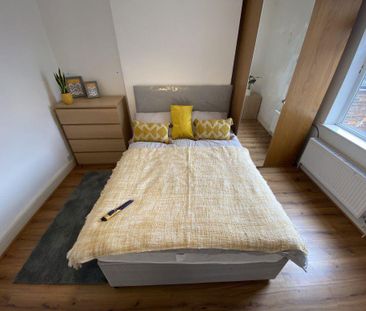 1 bedroom in a house share to rent - Photo 3