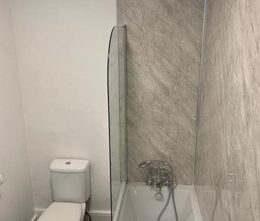 1 Bed Flat, St Peter's Road., CR0 - Photo 4