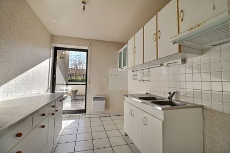 Location Appartement 3 pièces 83m² CHAMALIERES 63400 - Photo 3