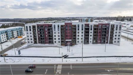 For Lease - 4 Spice Way Unit# 604, Barrie, Ontario - Photo 4