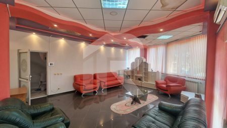 Vila individuala , B-dul Pieptanari, acceptam si cazre munci - Fotografie 3