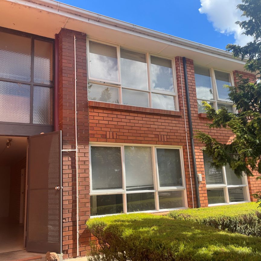 2/46 Rosstown Rd, Carnegie VIC 3163 - Apartment For Rent | Domain - Photo 1