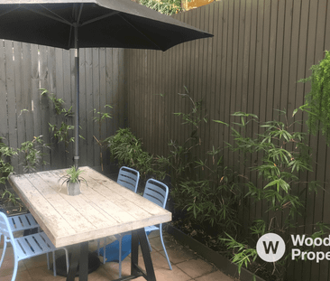 Stylish New York-Style Loft in the Heart of St Kilda – Fully Furnis... - Photo 2