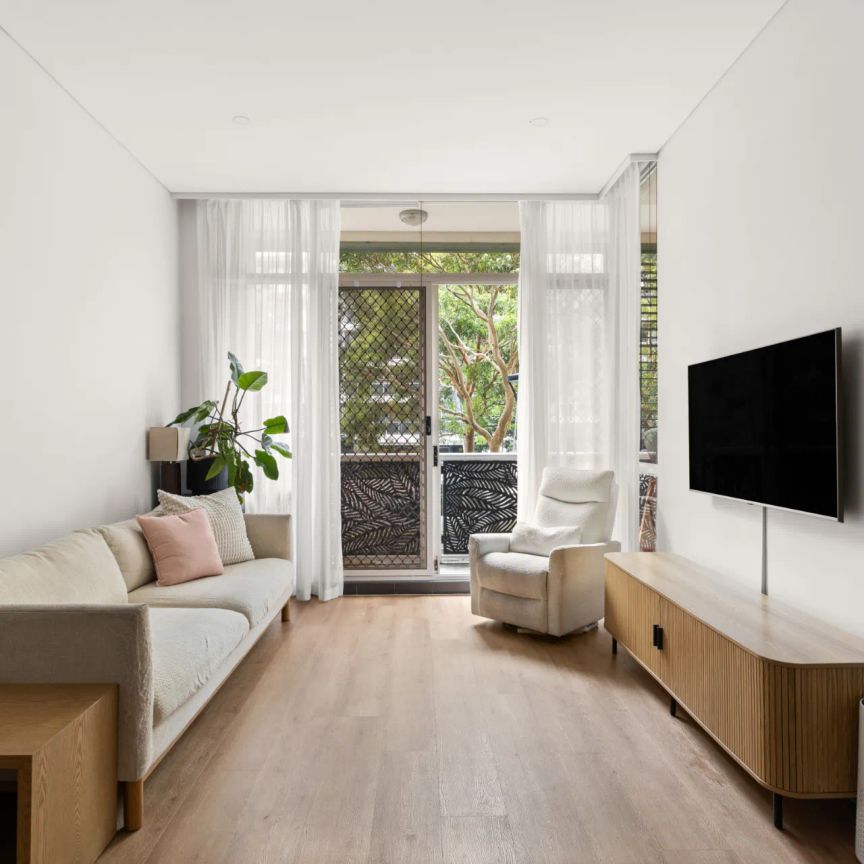 Stylish Two-Bedroom Apartment with Resort-Style Facilities - Photo 1