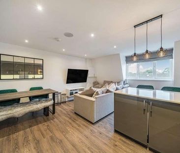 Chapel Grove, Addlestone, Surrey, KT15 - Photo 4