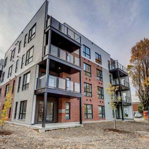 Beau 31/2 récent, ascenseur, centre-ville de Valleyfield ! - Photo 2