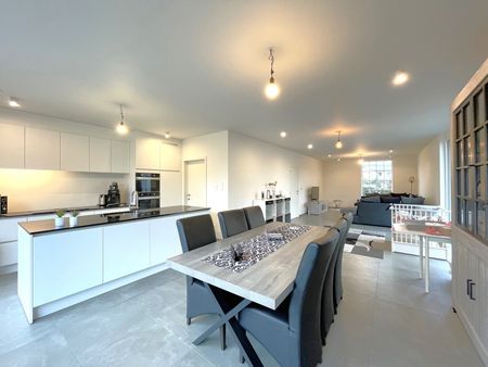 RUIME HALFOPEN BEBOUWING MET 4 SLAAPKAMERS - Photo 3