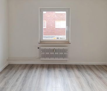 Renovierte 2-Zimmer-Wohnung im 1.Obergeschoss zu vermieten! 1 Netto... - Photo 6