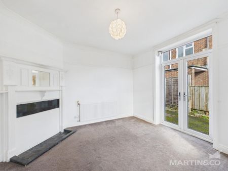 3 bedroom ground floor flat to rent - Photo 2